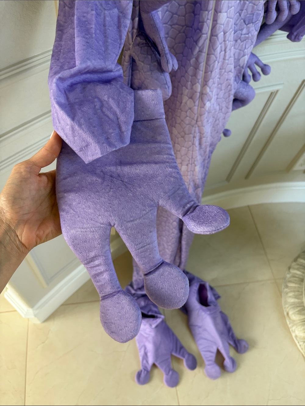 Disney and Pixar Monsters Inc Randall Costume (Men’s XL) 6ft tall and over - Picture 5 of 11